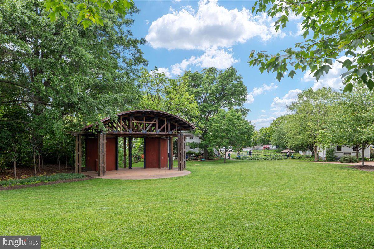 1435 ROSEWOOD HILL DRIVE