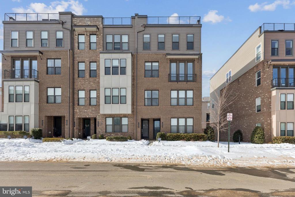 4635 CHARGER PLACE 805