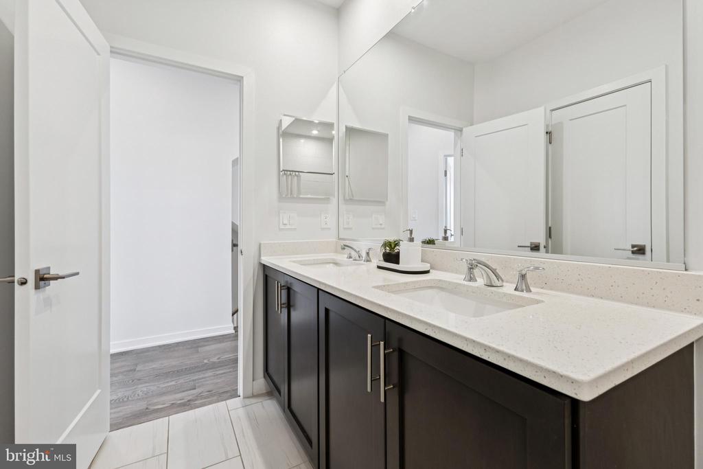 4635 CHARGER PLACE 805