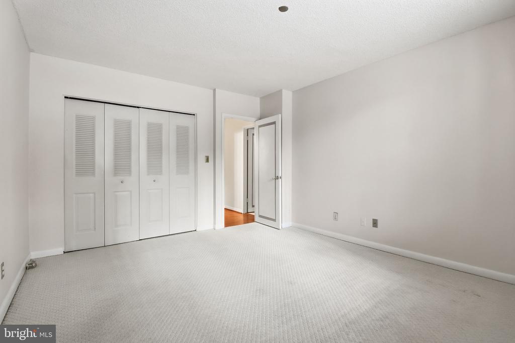 3709 S GEORGE MASON DRIVE T3E