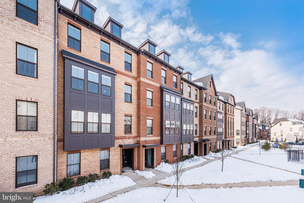 12342 AZURE LANE 24