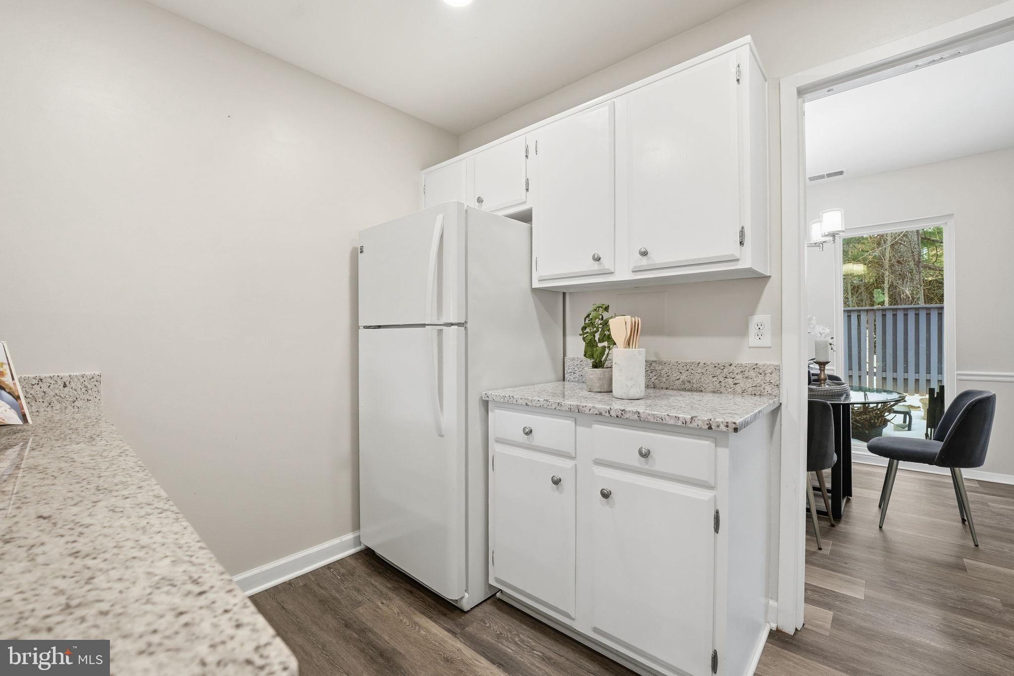 1735 IVY OAK SQUARE 7