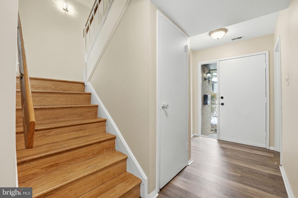 1735 IVY OAK SQUARE 7