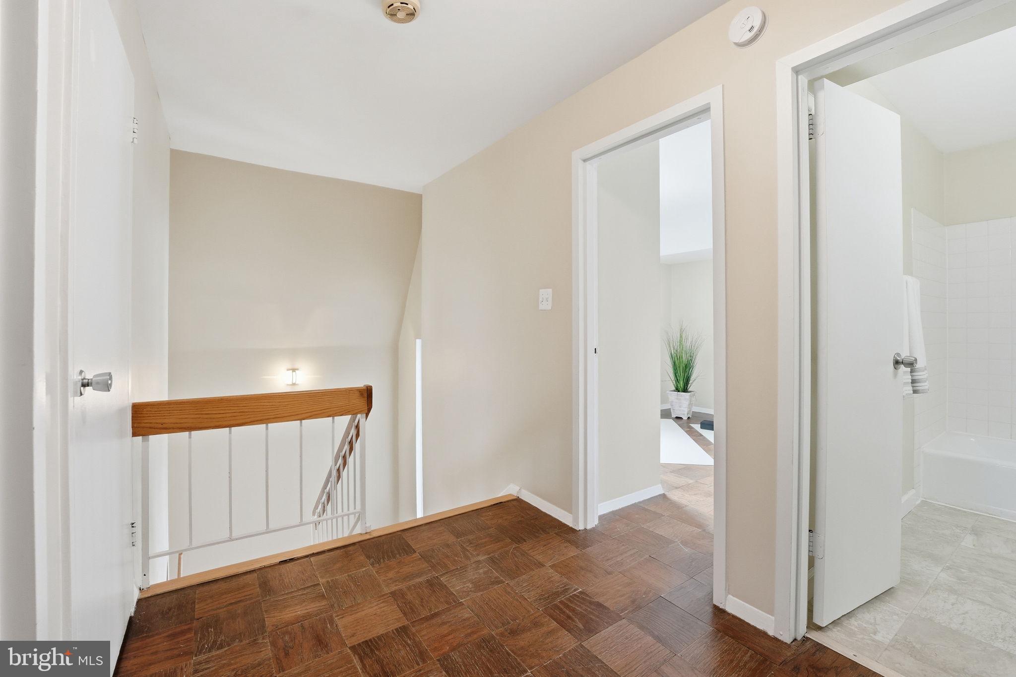 1735 IVY OAK SQUARE 7