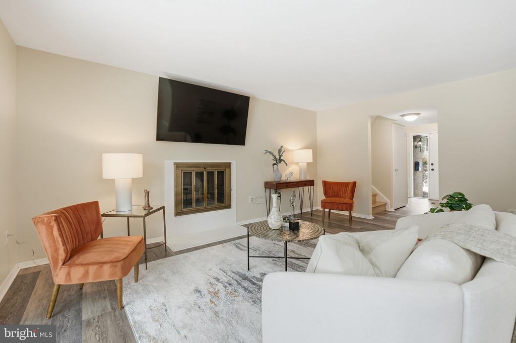 1735 IVY OAK SQUARE 7
