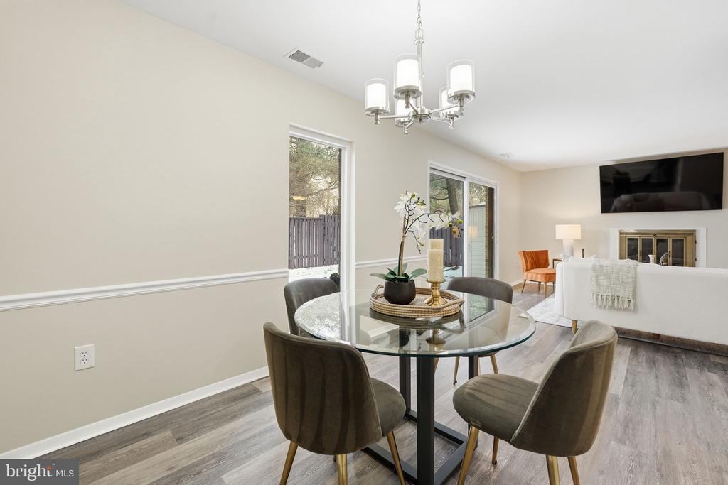 1735 IVY OAK SQUARE 7