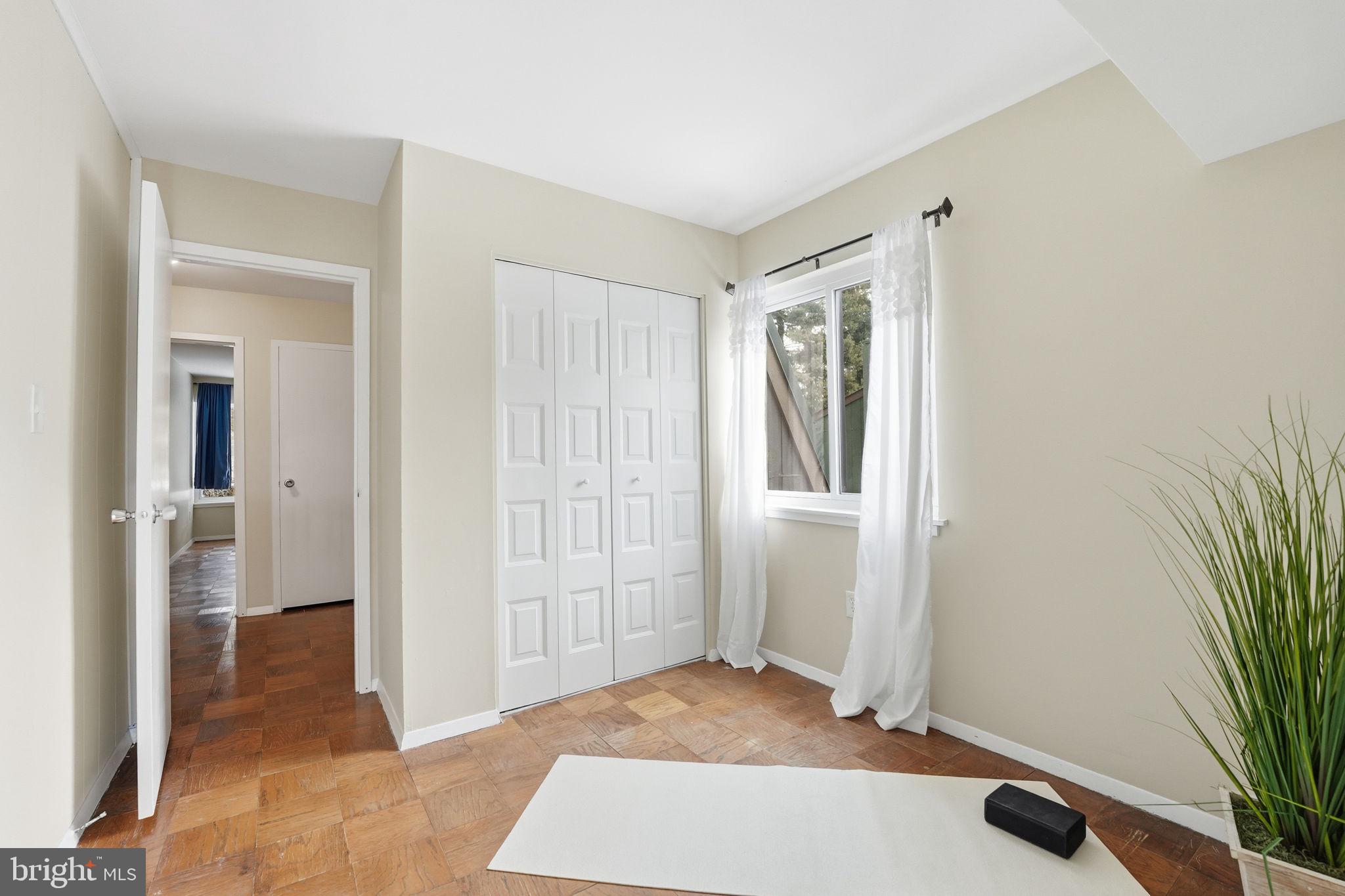 1735 IVY OAK SQUARE 7