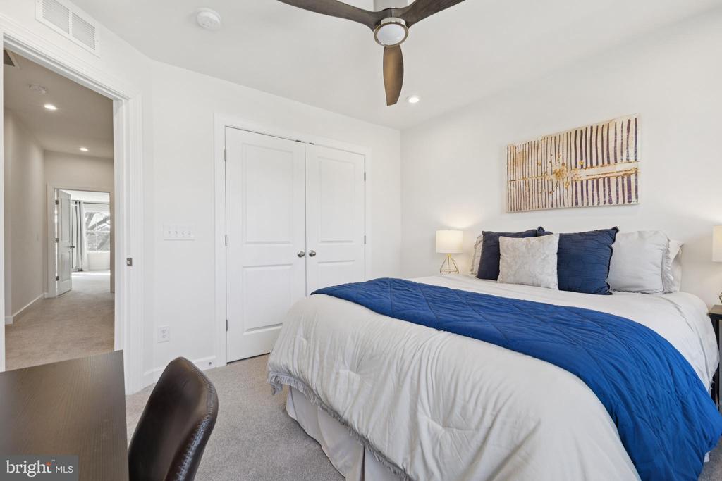 8102 ZOE PLACE