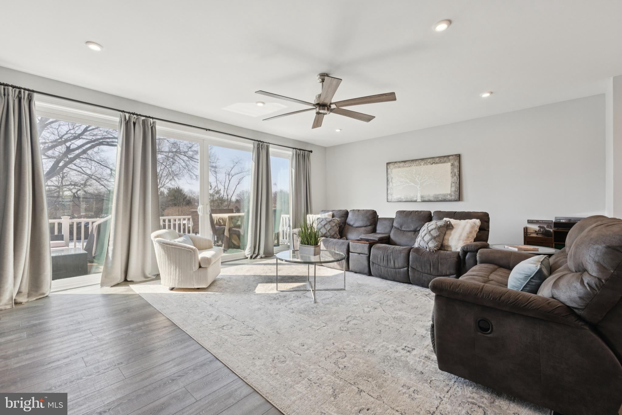 8102 ZOE PLACE