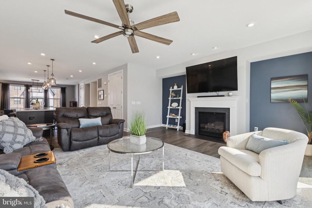 8102 ZOE PLACE