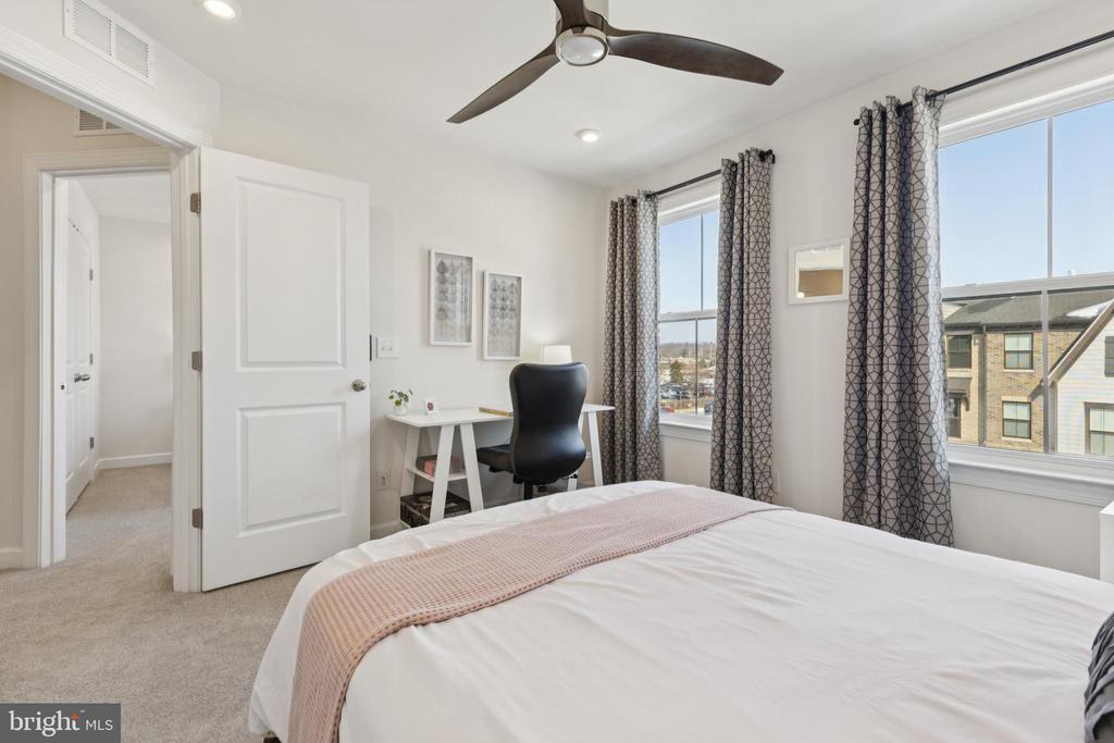 8102 ZOE PLACE