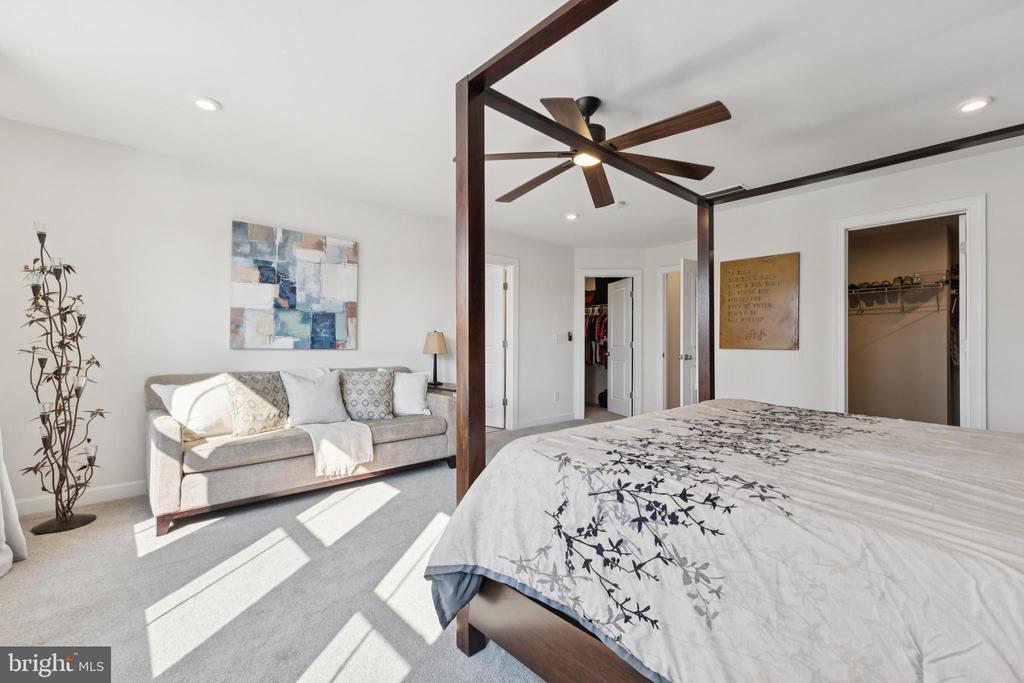 8102 ZOE PLACE