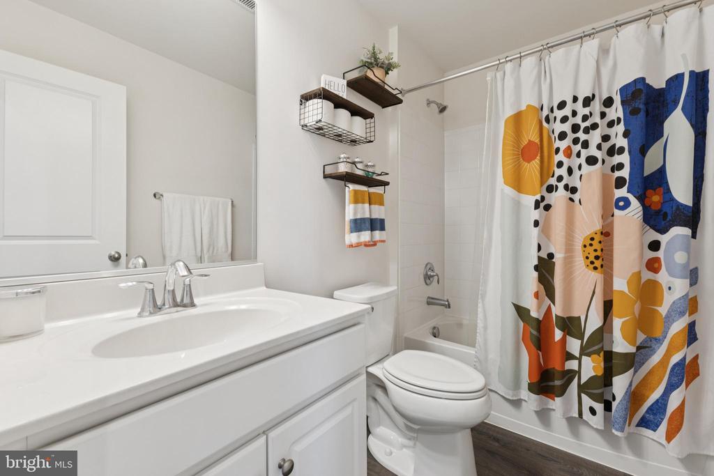 8102 ZOE PLACE