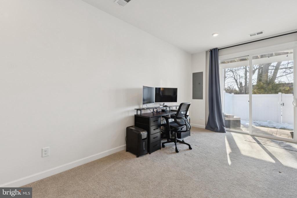8102 ZOE PLACE