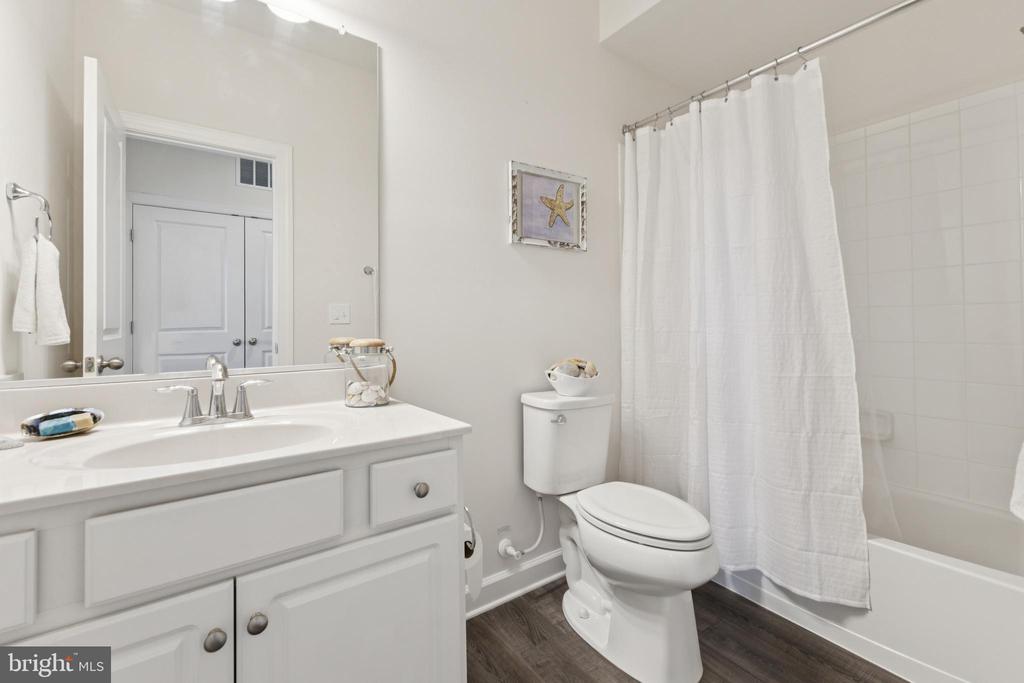 8102 ZOE PLACE