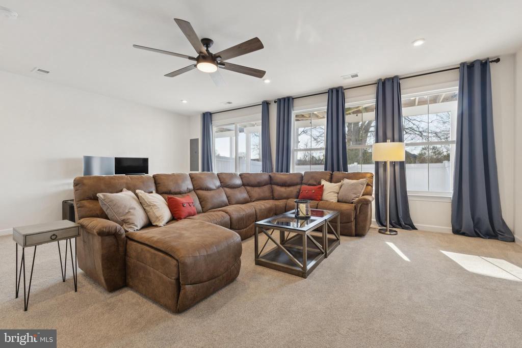 8102 ZOE PLACE