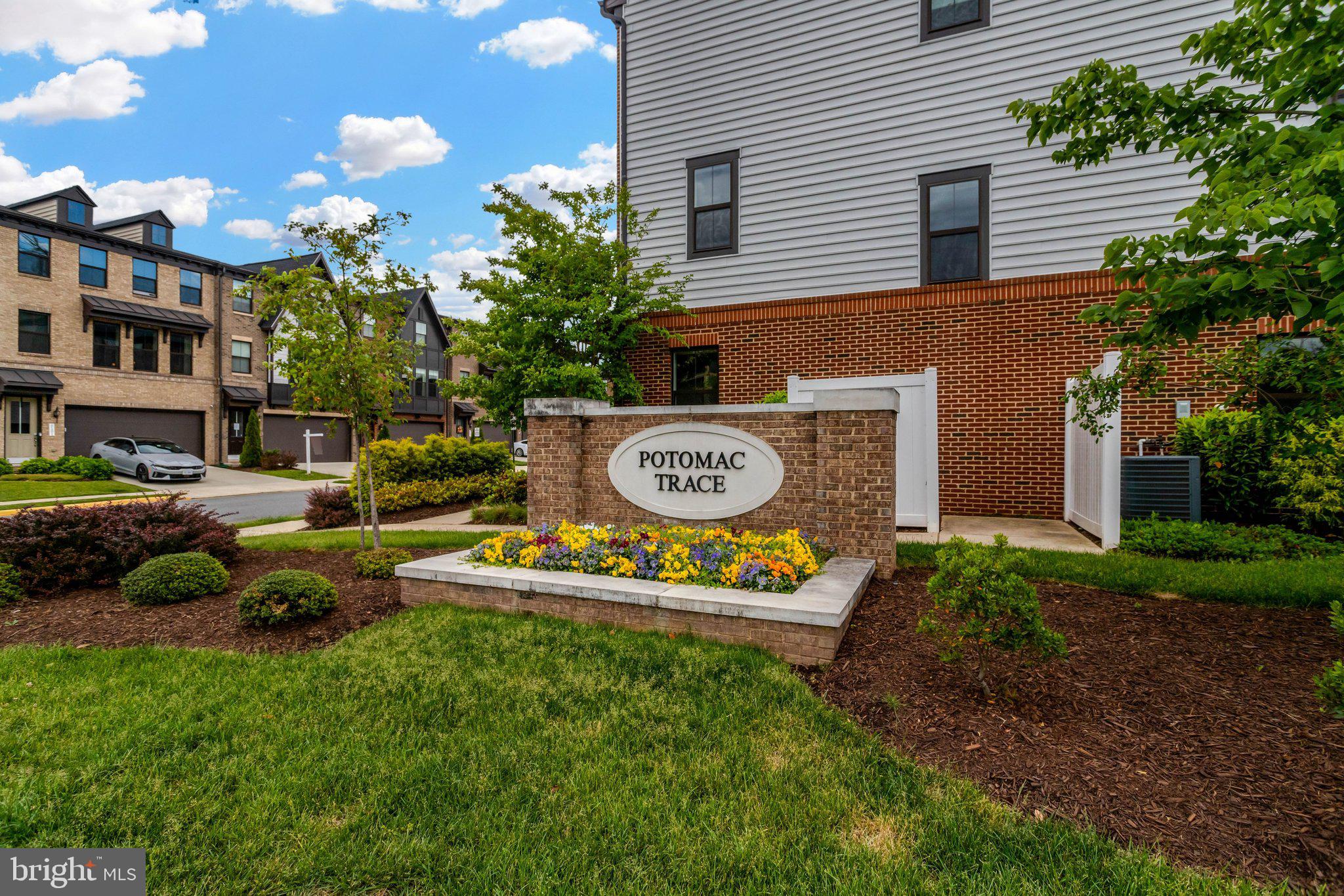 8102 ZOE PLACE