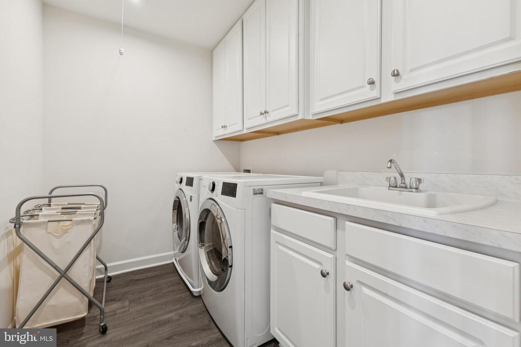 8102 ZOE PLACE