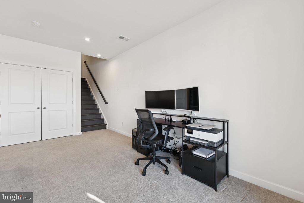 8102 ZOE PLACE
