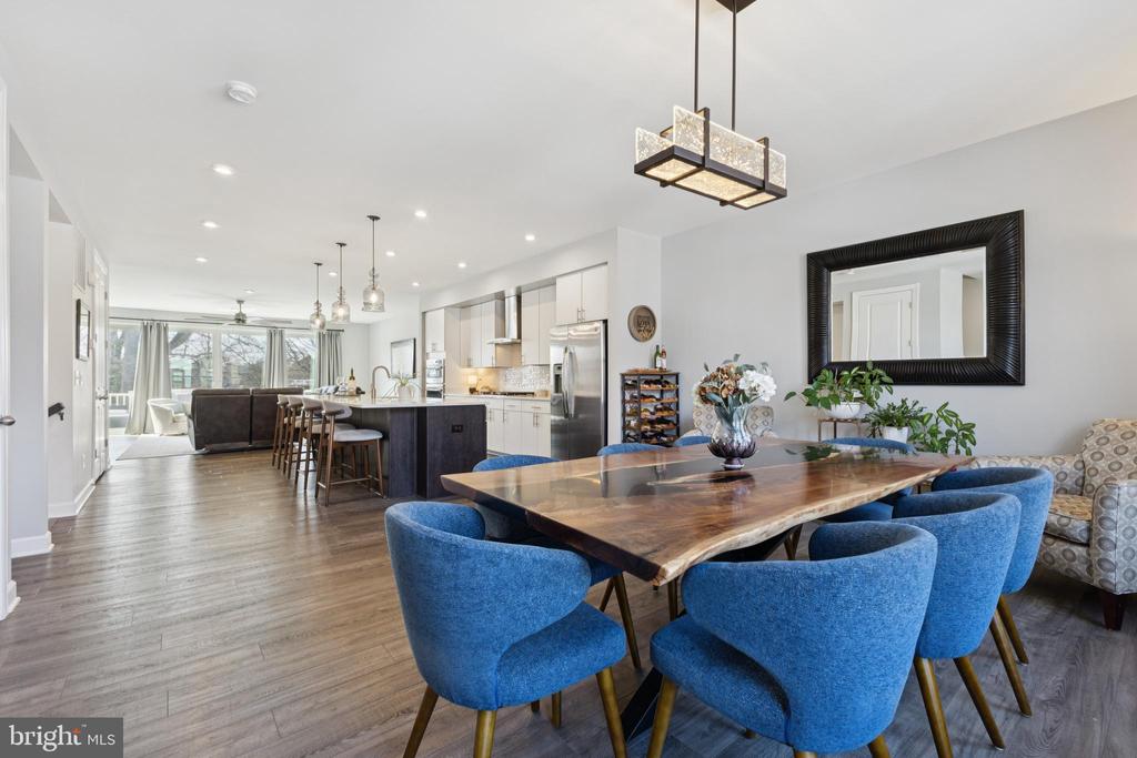 8102 ZOE PLACE
