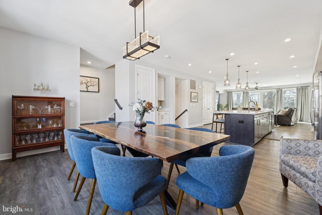 8102 ZOE PLACE
