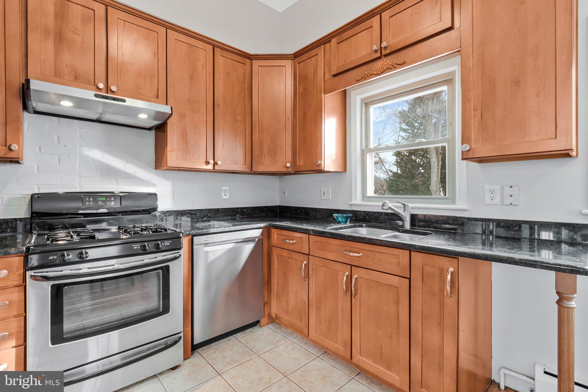 6323 HILLCREST PLACE