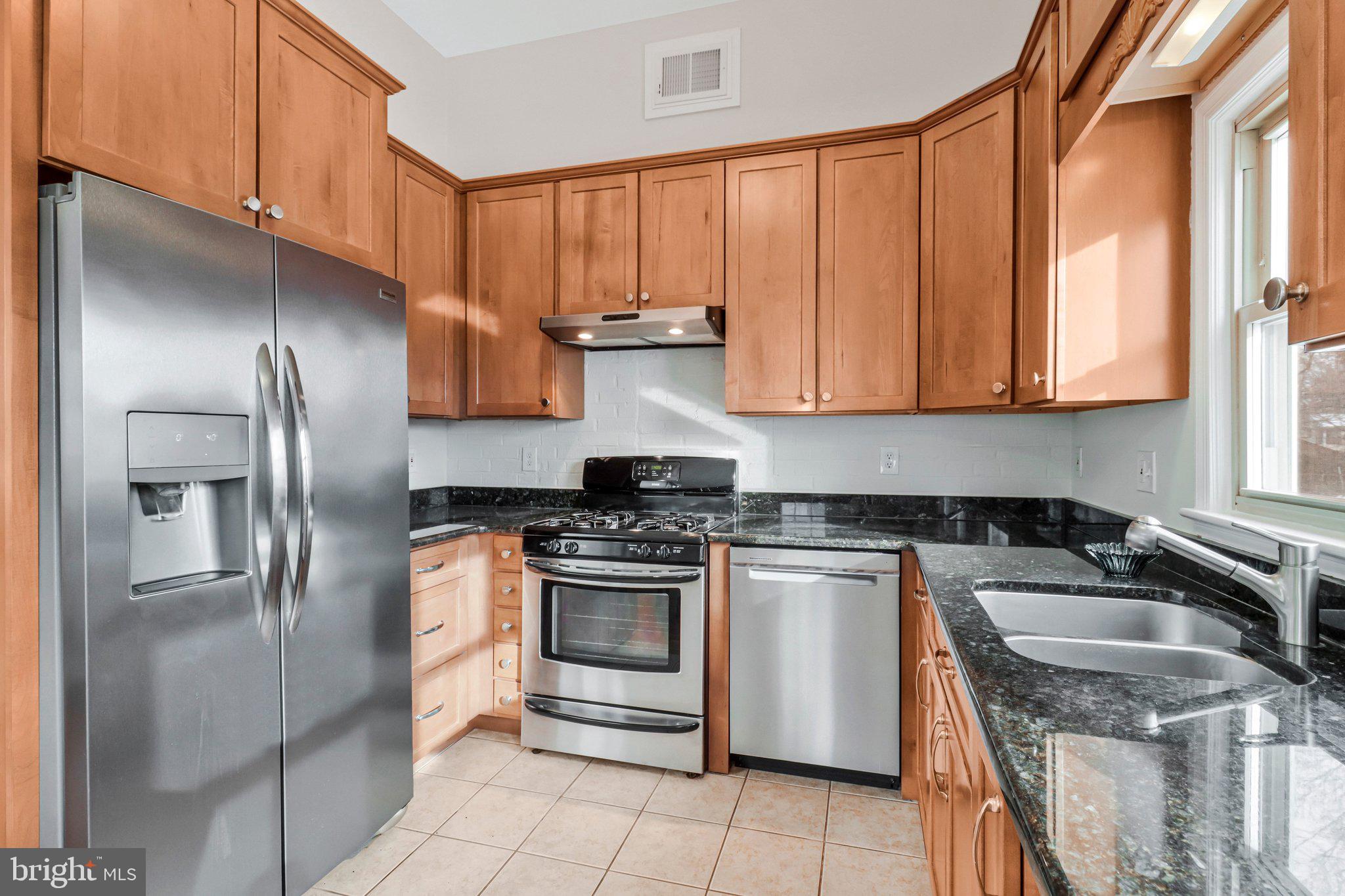 6323 HILLCREST PLACE