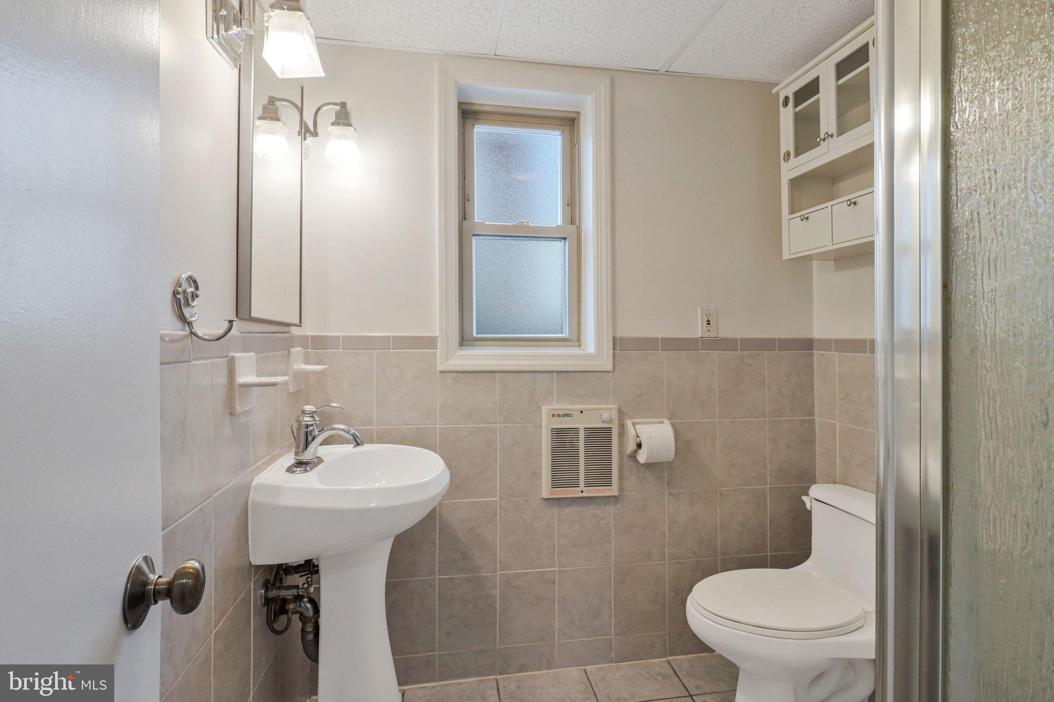 6323 HILLCREST PLACE