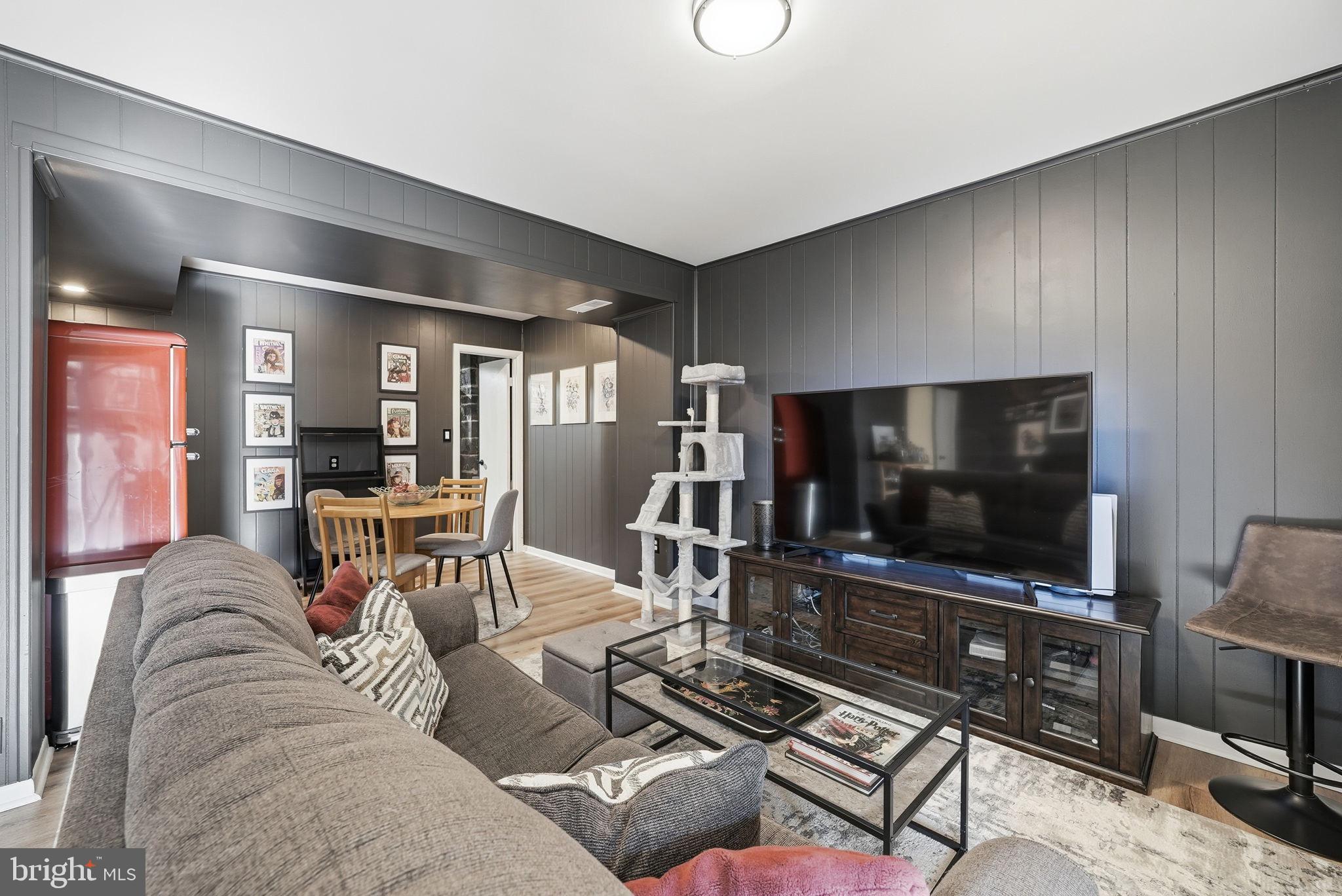 8309 HIGHCLIFFE COURT