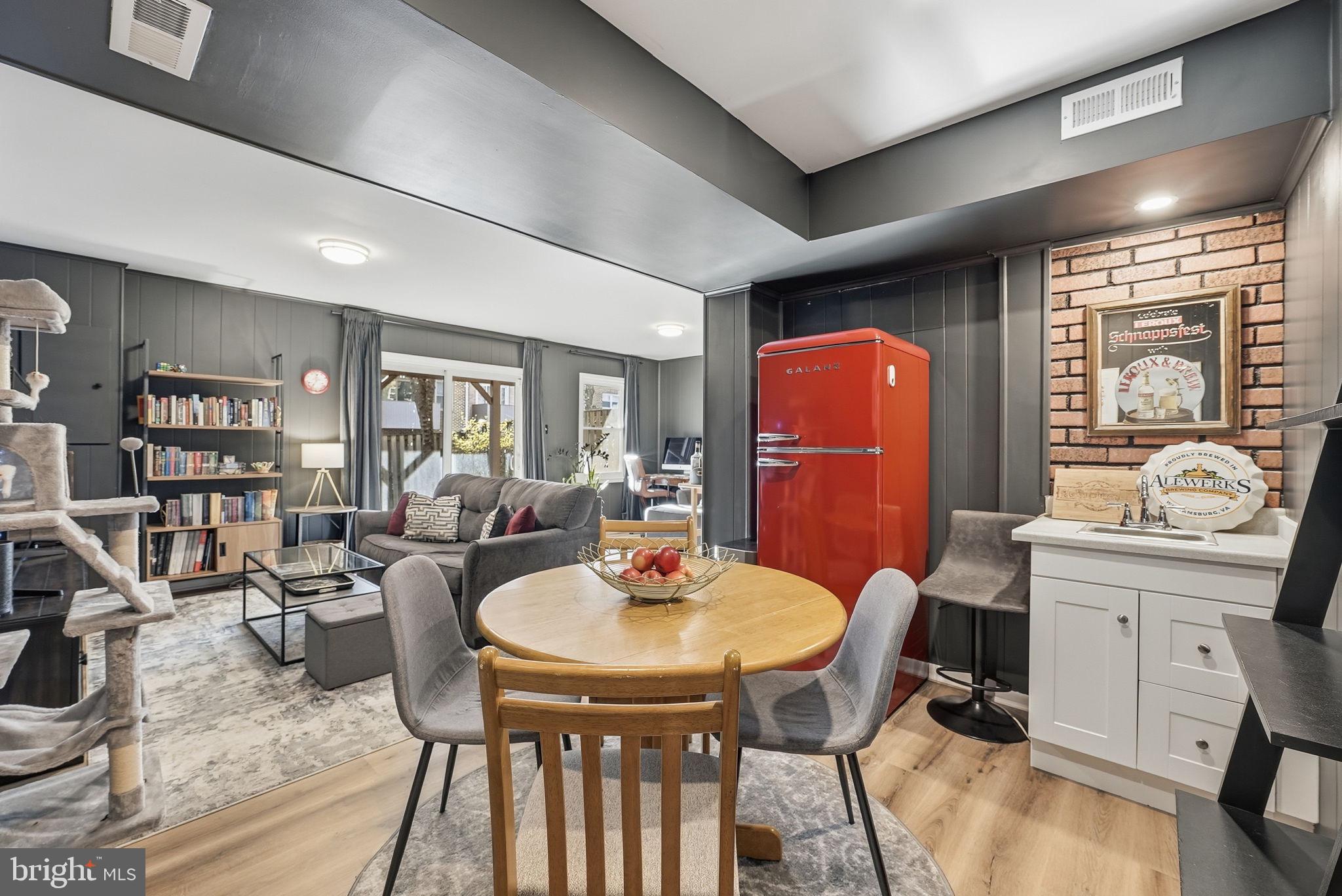 8309 HIGHCLIFFE COURT