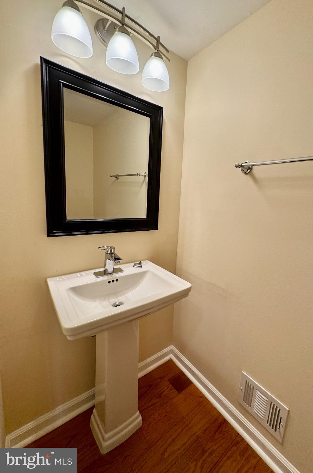 6291 KERRYDALE DRIVE