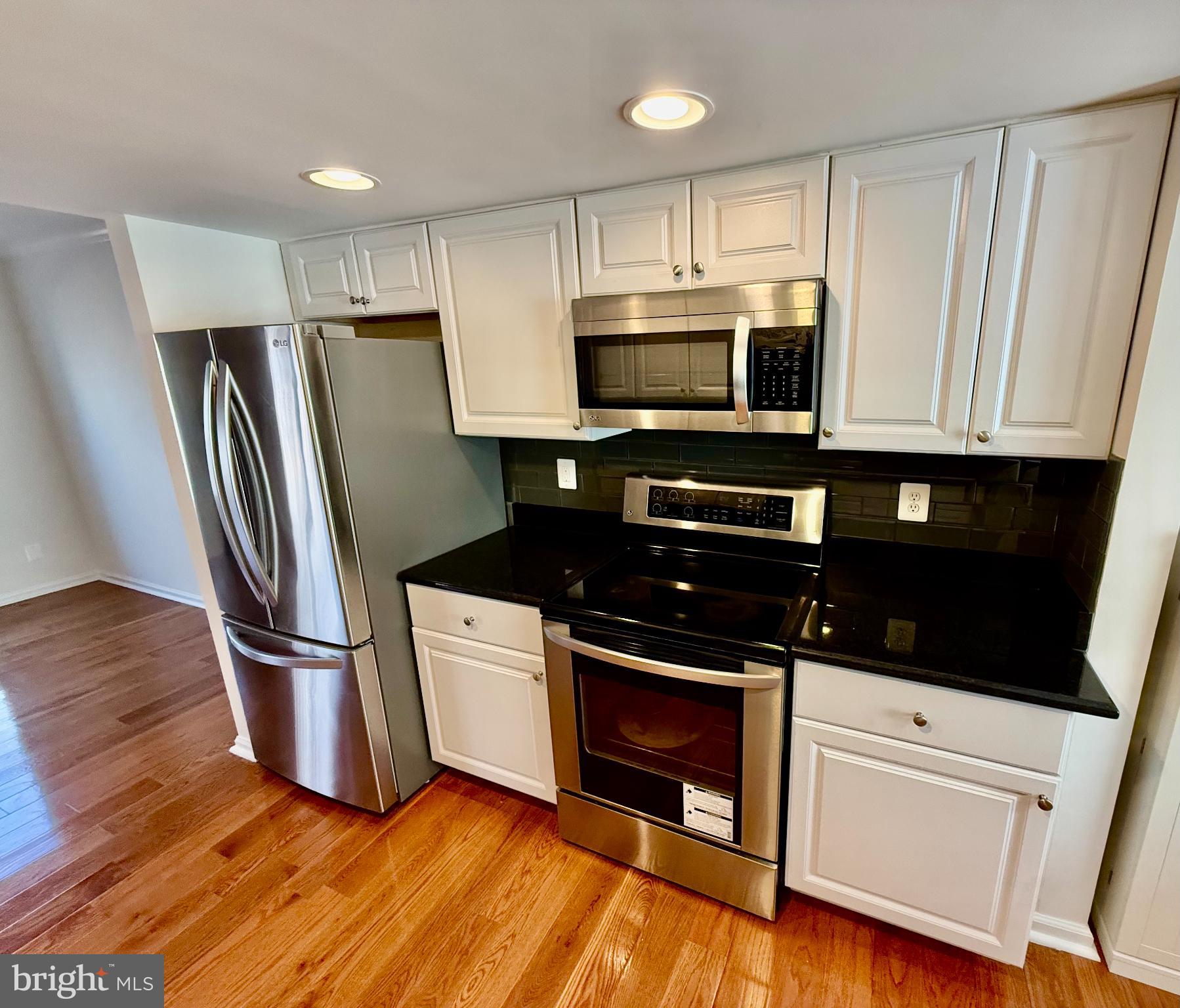 6291 KERRYDALE DRIVE