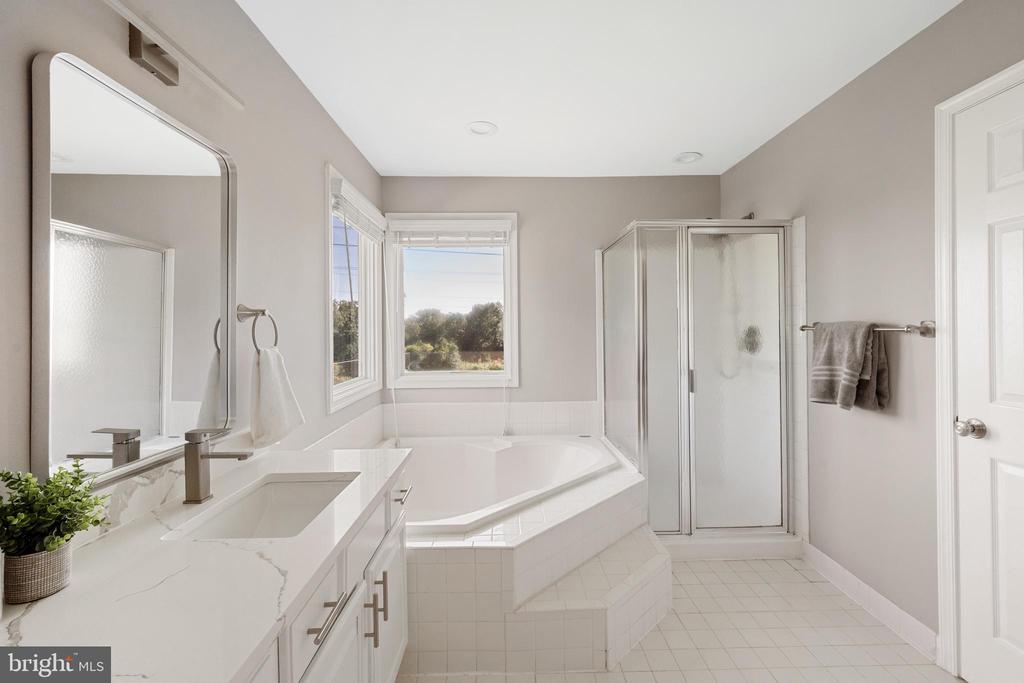 14216 HARTWOOD COURT