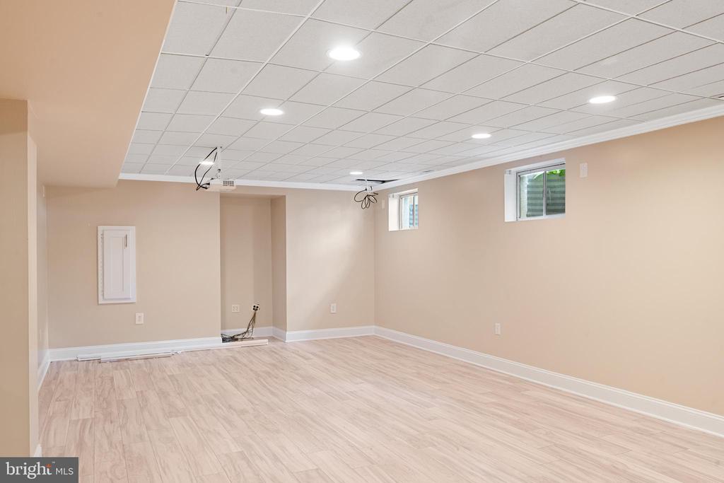 14216 HARTWOOD COURT