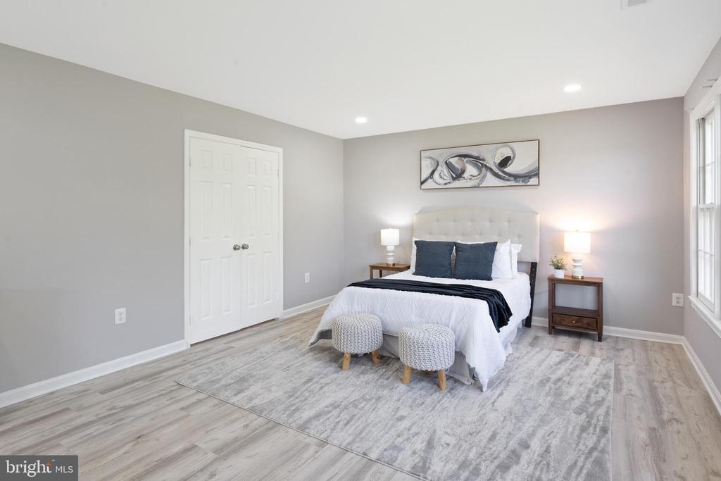 14216 HARTWOOD COURT