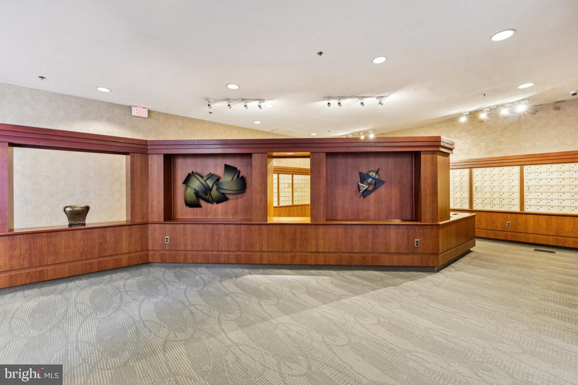 5505 SEMINARY ROAD 1810N