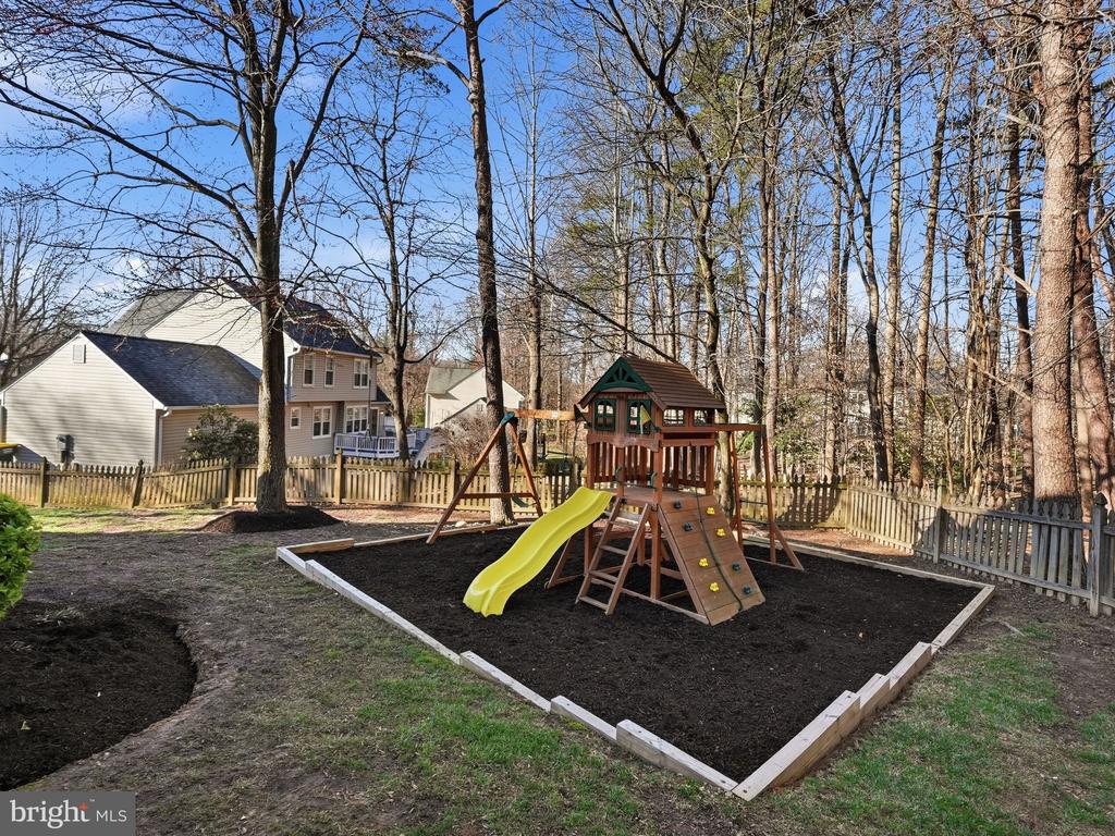 9115 NORTHEDGE DRIVE
