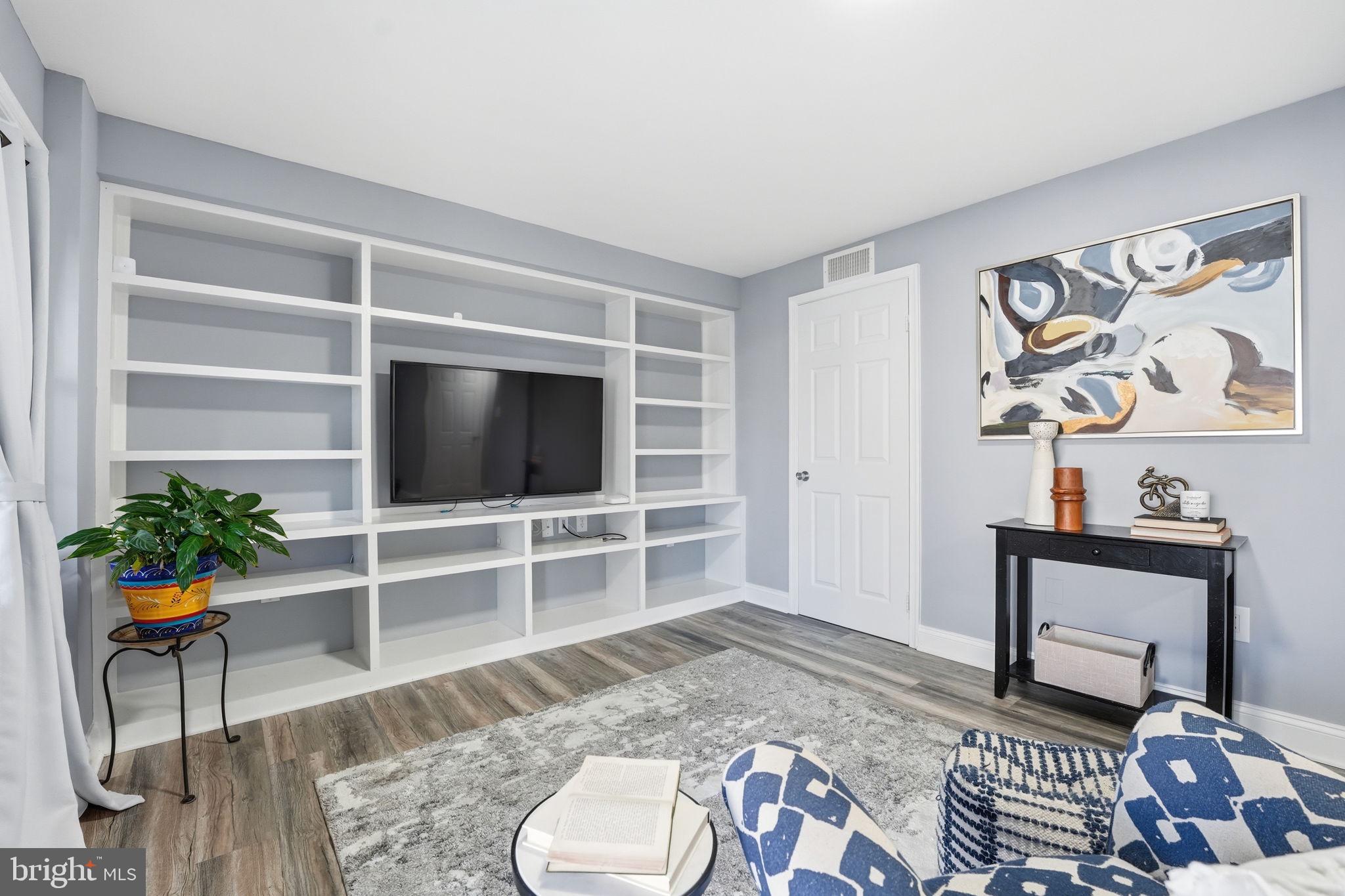 9115 NORTHEDGE DRIVE