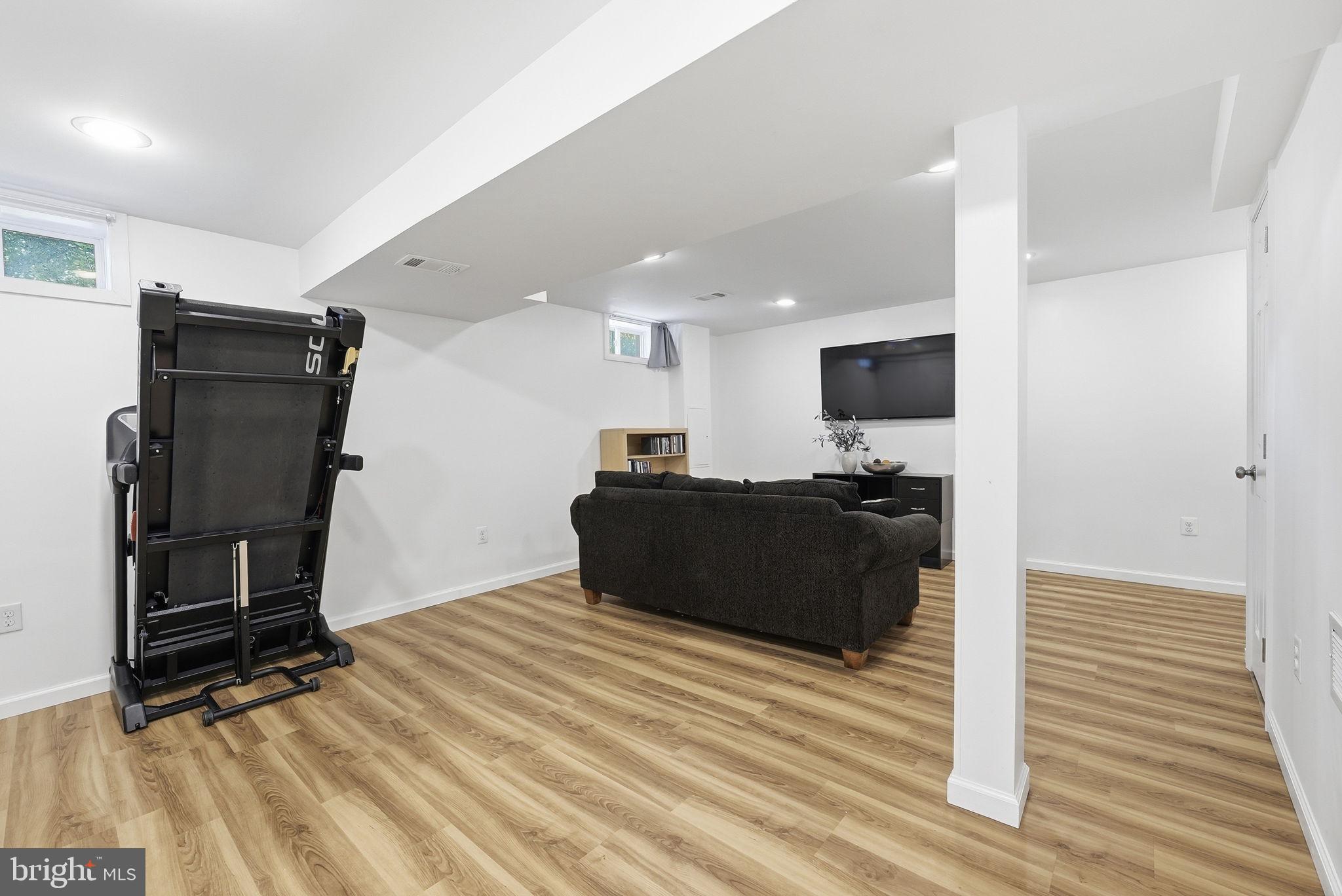 6816 ROCK CREEK COURT