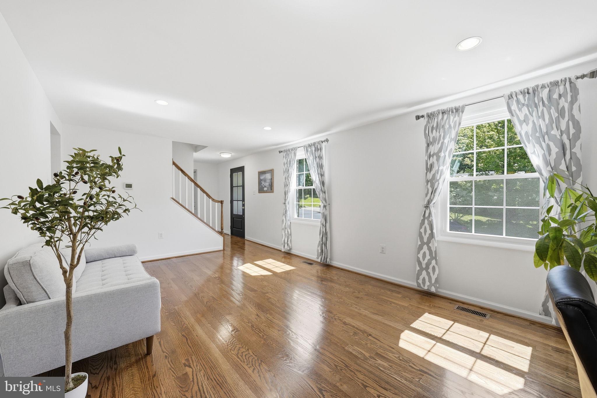 6816 ROCK CREEK COURT