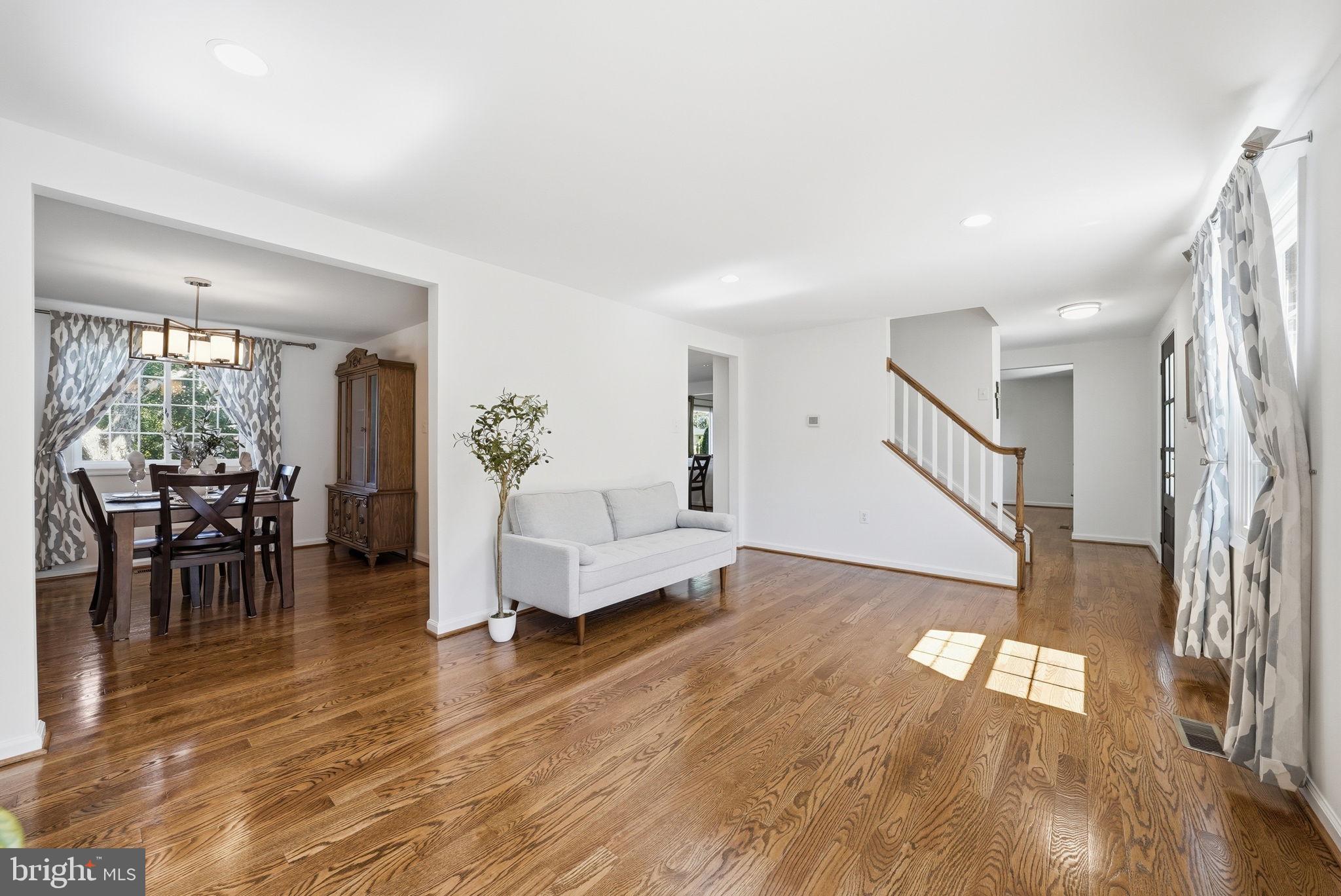 6816 ROCK CREEK COURT