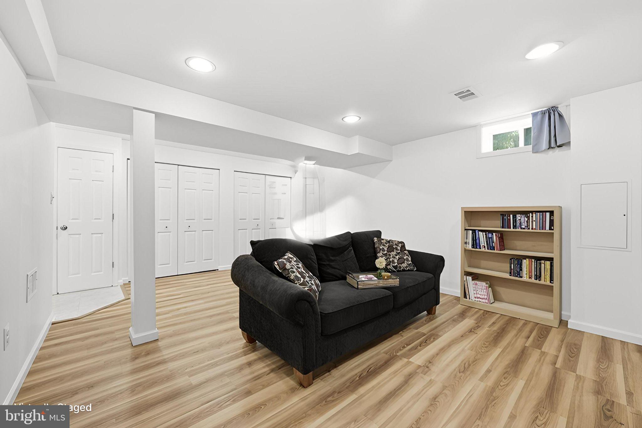 6816 ROCK CREEK COURT