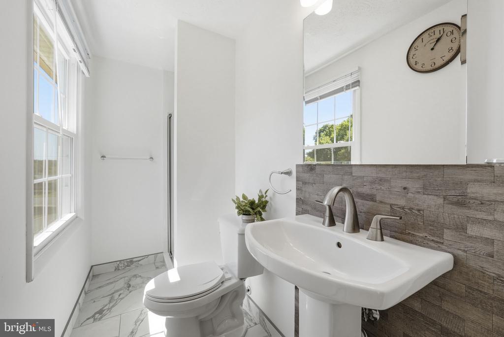 6816 ROCK CREEK COURT