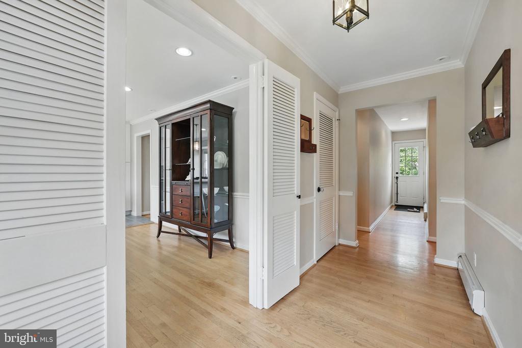 6622 SKYLINE COURT