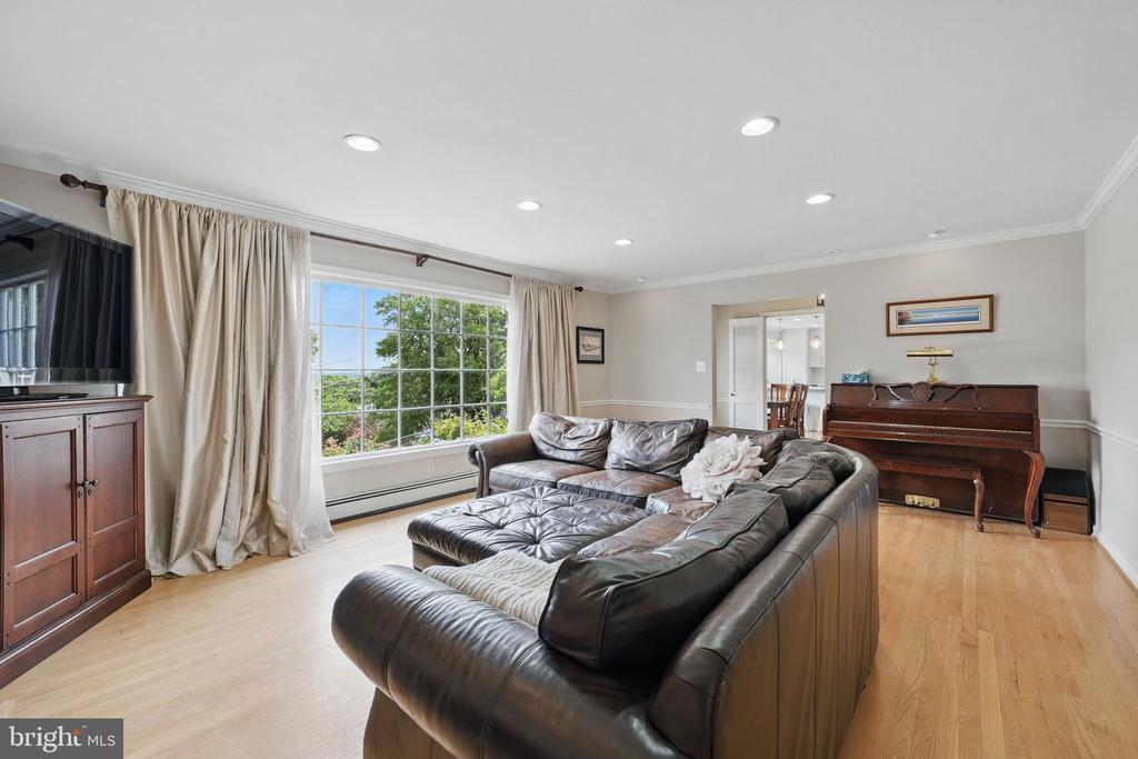 6622 SKYLINE COURT