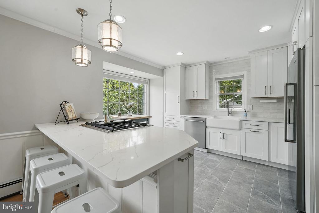6622 SKYLINE COURT