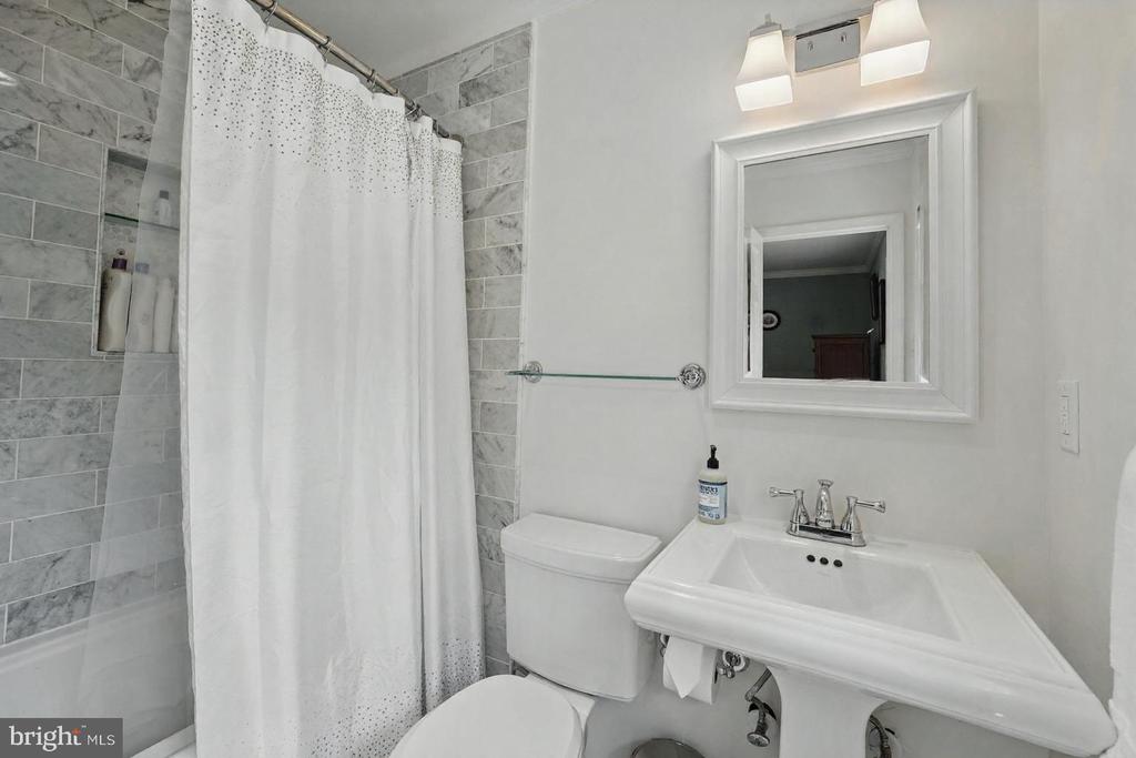 6622 SKYLINE COURT