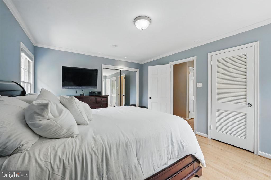 6622 SKYLINE COURT