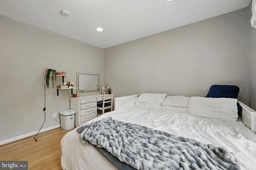 6622 SKYLINE COURT
