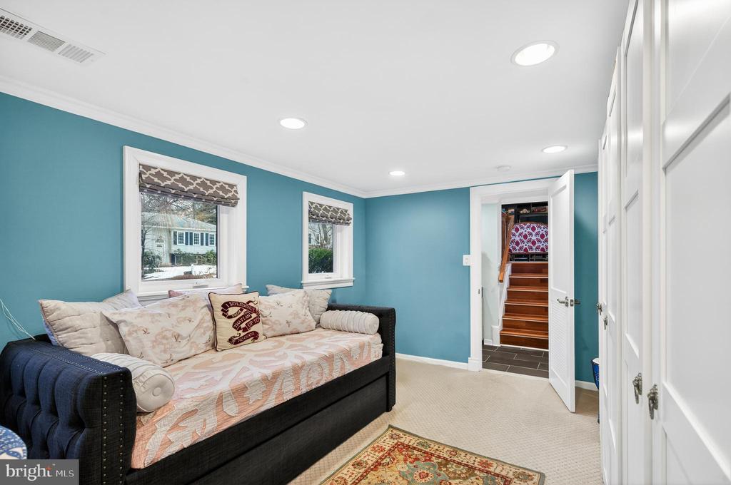 9604 GLENARM COURT